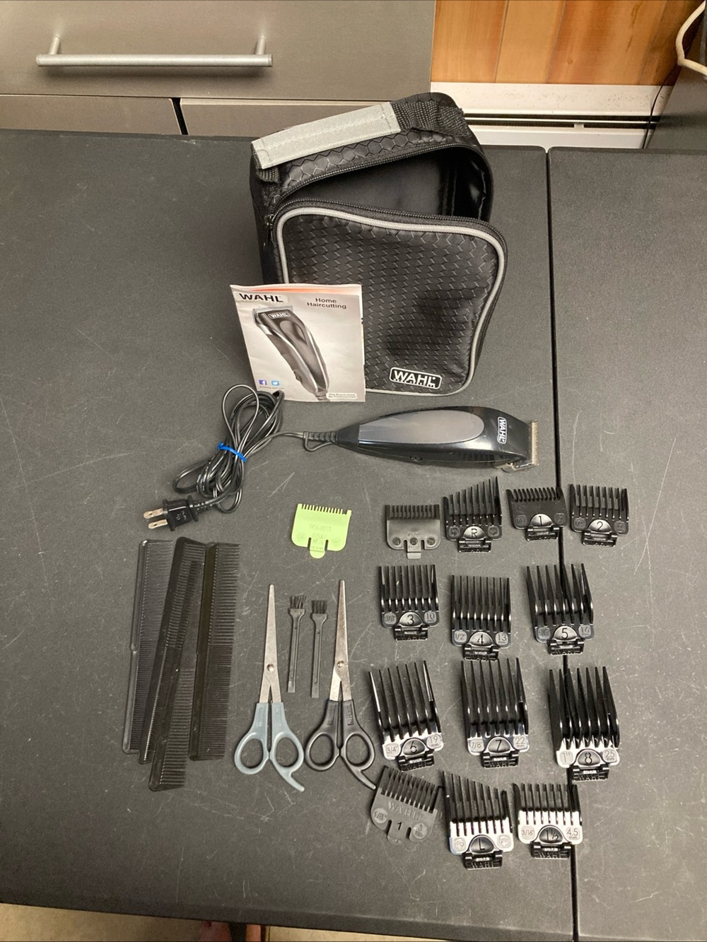 25 pc wahl precision home cutting Corded Hair Clipper Set with  Accessories